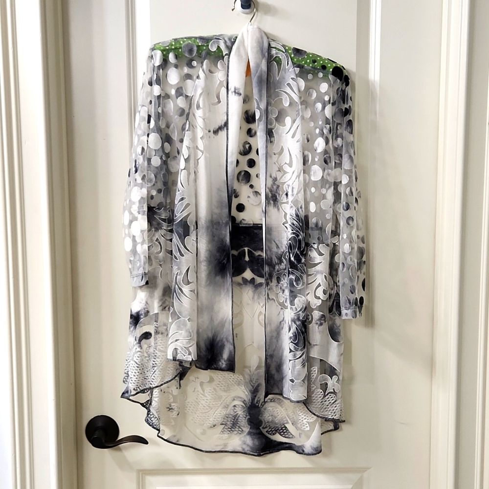 Chico's tunic, size 1, black and white